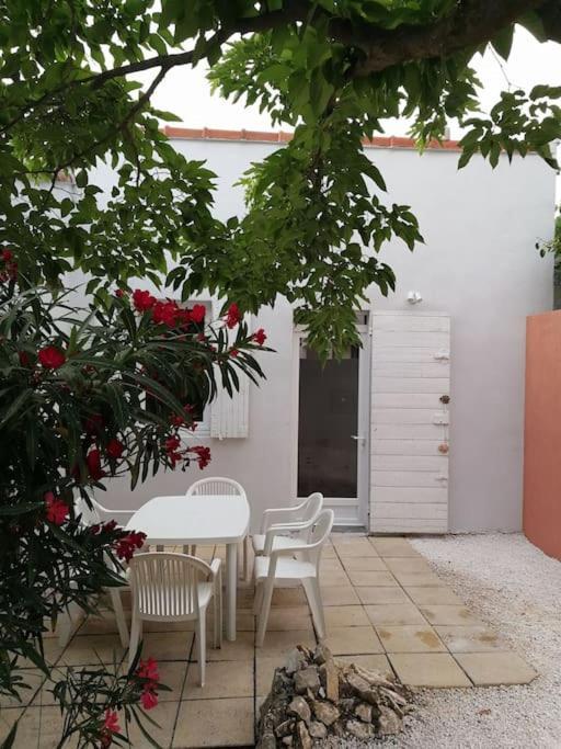 Villa Au Calme Avec Exterieur Et Parking Gratuit Aux Portes D'Aix Et Marseille Emplacement Ideal Exteriör bild