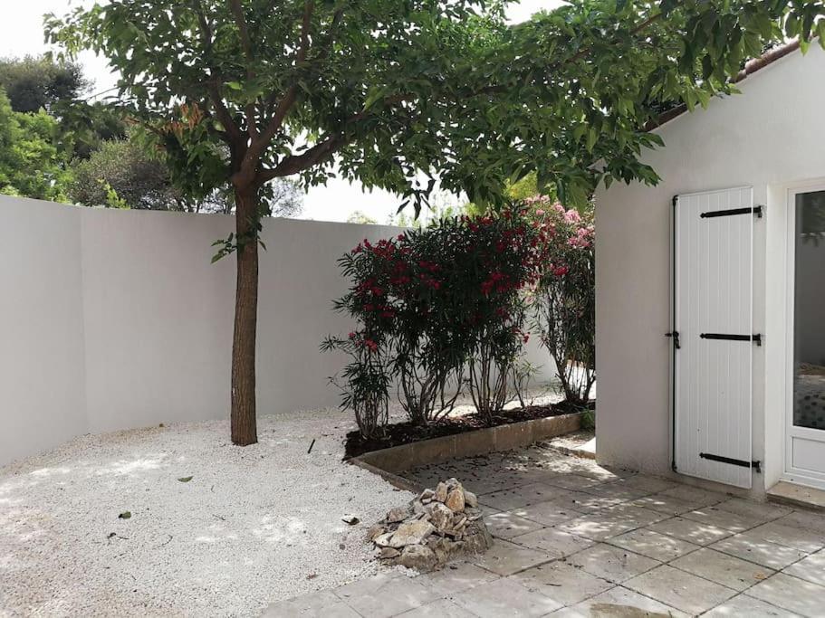Villa Au Calme Avec Exterieur Et Parking Gratuit Aux Portes D'Aix Et Marseille Emplacement Ideal Exteriör bild